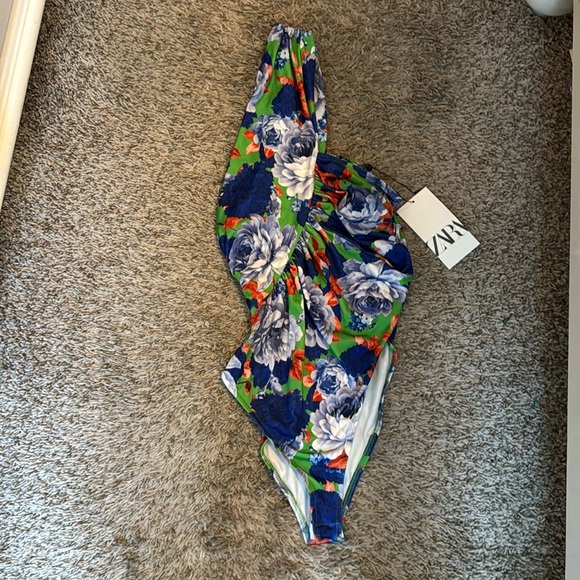 Zara Tops - NWT Zara bodysuit size small